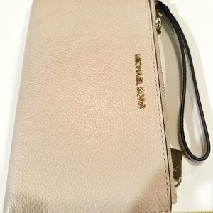 Michael Kors Wallet/Wristlet